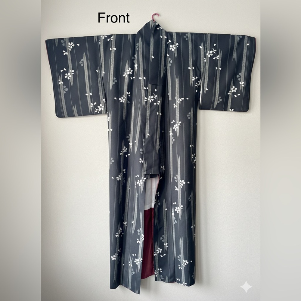 Full Length Japanese Kimono Set | Includes Foldable Display Hanger - Picture 3 of 15